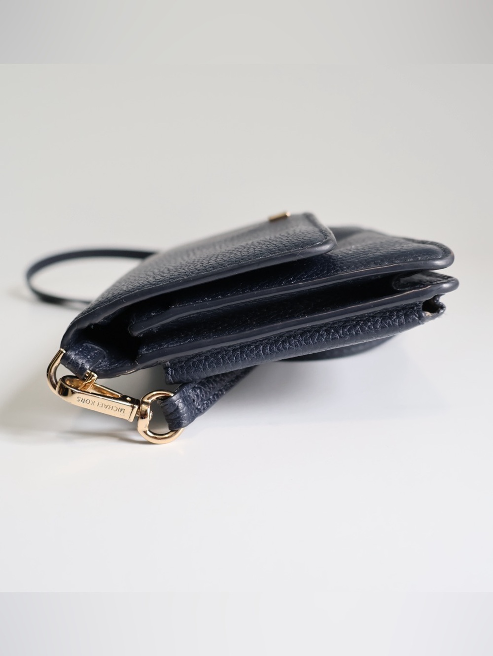 Michael Kors Mott Navy Leather Phone Carrying Crossbody Bag and Wallet - Picture 5 of 7